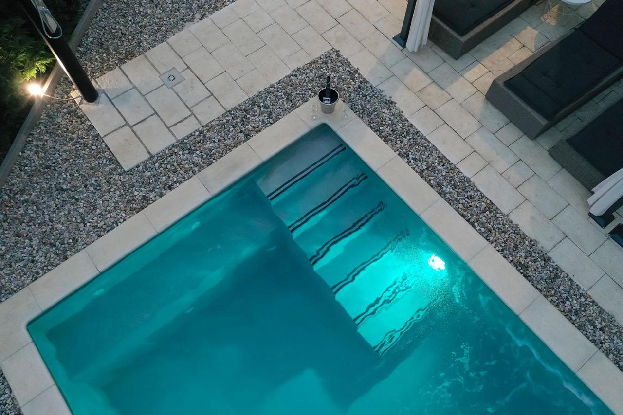 Holiday House Tos-Vila With Heated Pool Vrbnik Exterior photo
